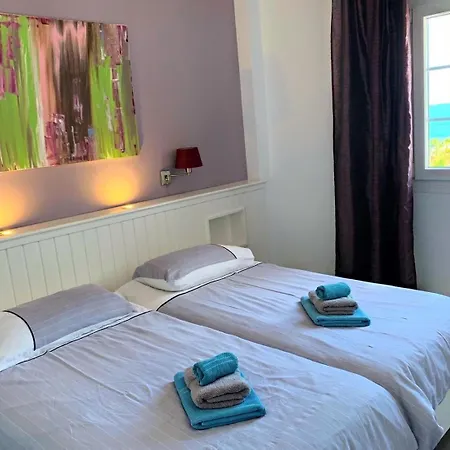 Lovely Modern Front Line Appartement Nerja
