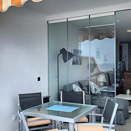Lovely Modern Front Line Appartement